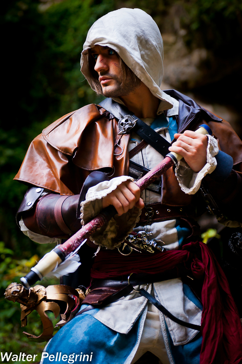 Illustration for article titled Cosplay Roundup: League Of Legends, Pirates, Dwarves & Leeloo